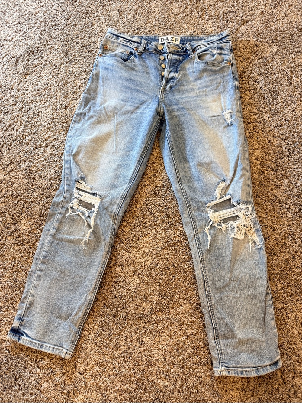 DAZE Women's Light Blue Distressed Ripped Jeans